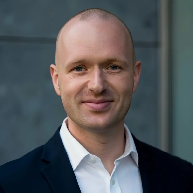 Steven Simon
— Talent Acquisition DB Schenker